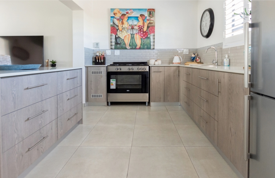 3 Bedroom Property for Sale in Britannia Bay Western Cape